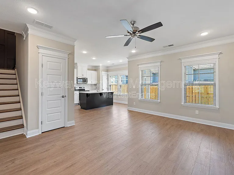 1117 Jolly Ln — Photo 5