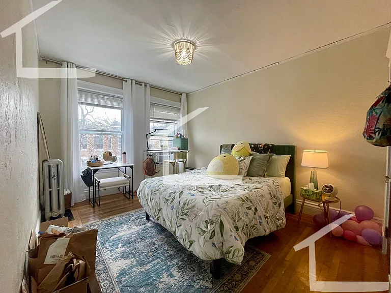 13 Euston St #3 — Photo 7