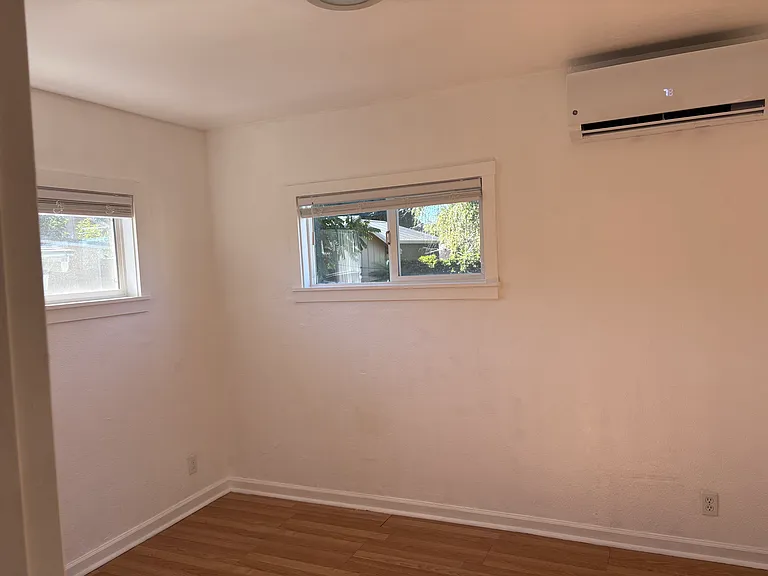 123 Leslie St #B — Photo 20