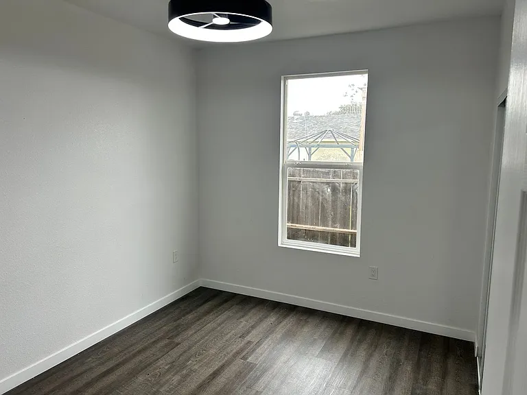 1527 W Orangeburg Ave — Photo 24