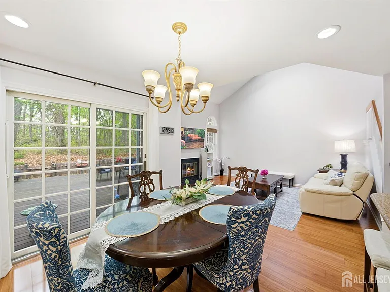 3 Dorchester Dr — Photo 19