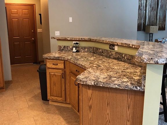 3rd image of 25 Royal Oak Dr