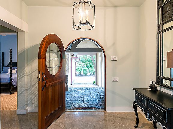 5th image of 236 Beauty Berry Ct