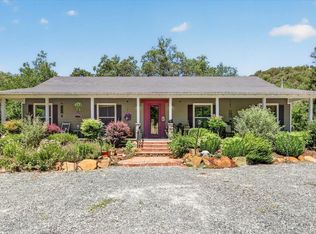 1943 Wards Creek Rd, Rogue River, OR 97537