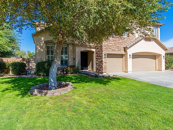 3rd image of 3066 E San Angelo Ave