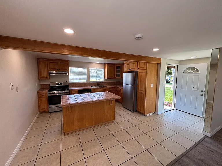 238 S Gardenglen St — Photo 6