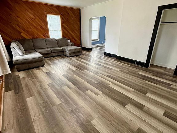 3rd image of 343 Virginia St