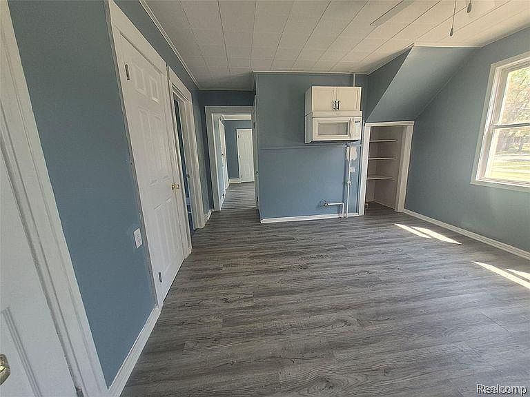 16758 Frazho Rd, photo 6