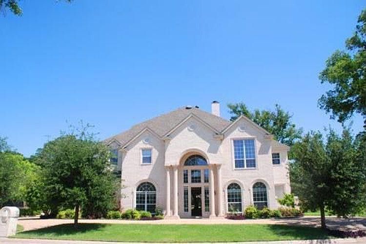 1st image of 1100 Country Club Ct