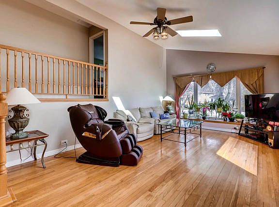 2nd image of 2547 Fontana Dr