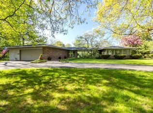 81 Country Club Dr, Rochester, NY 14618