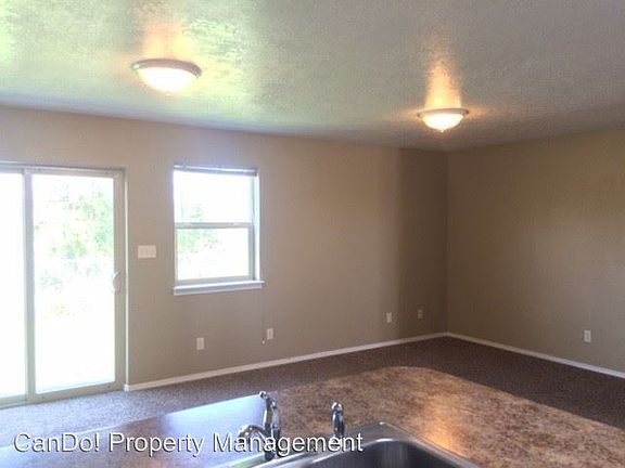 4th image of 165 Opal Ct APT B