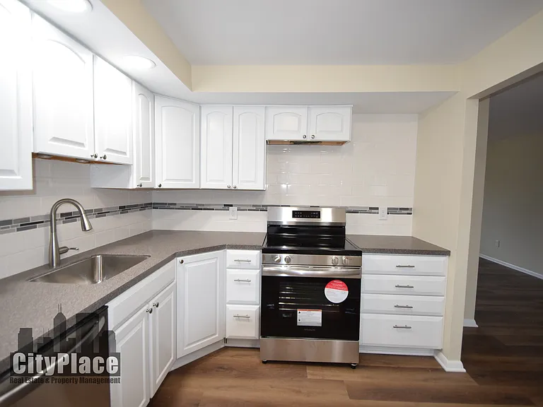 1712 Arley Dr — Photo 11