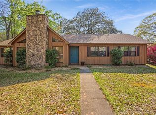 2004 Woodhillcrest Dr, Mobile, AL 36609