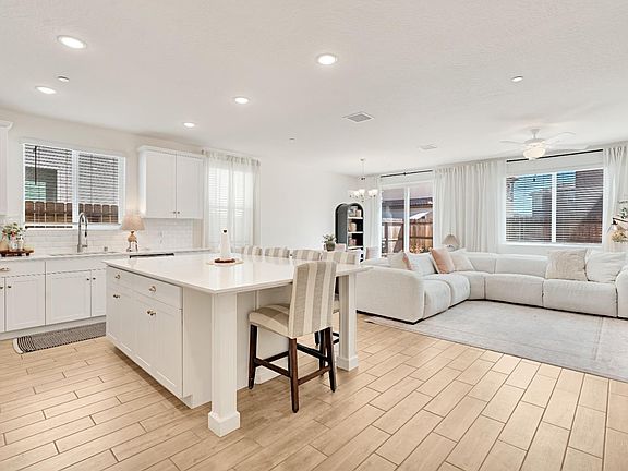4th image of 163 Reunion Way S