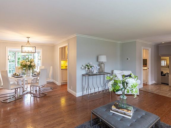 5th image of 426 Chestnut Park Ct