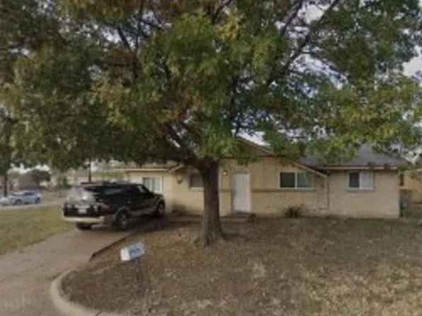 701 Tanglewood Dr, Hurst, TX 76053