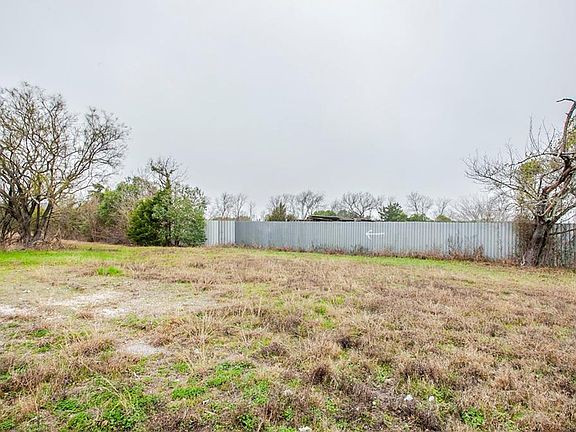 4th image of 1406 Welch Dr