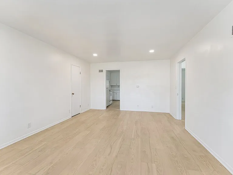 1210 N 60th St — Photo 3