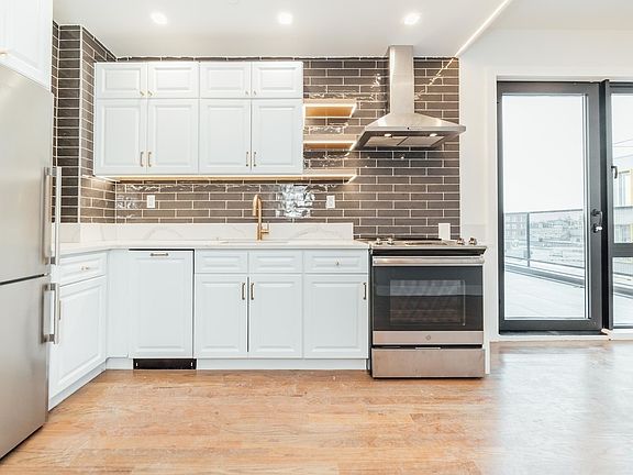 3rd image of 115 Stanwix St #724