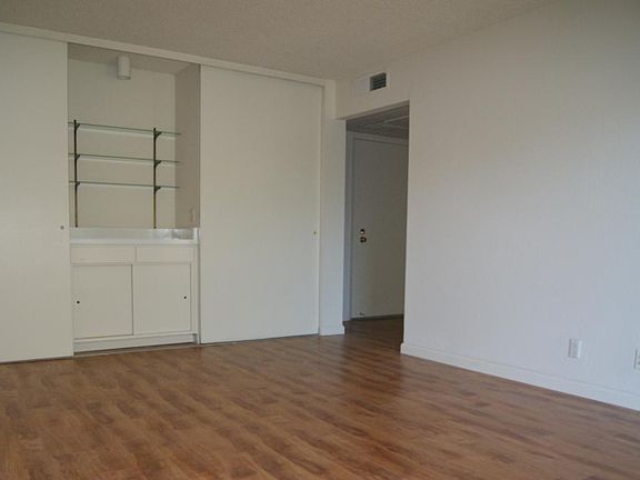 3rd image of 320 N Civic Dr APT 414