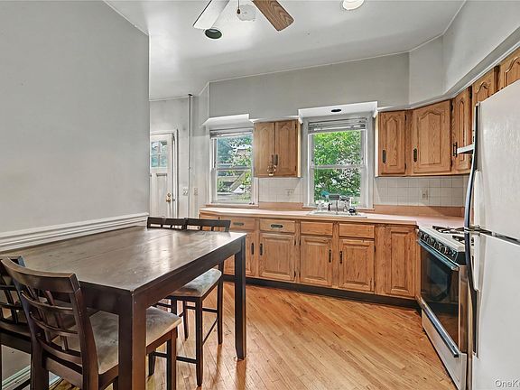 5th image of 176 Archer Avenue