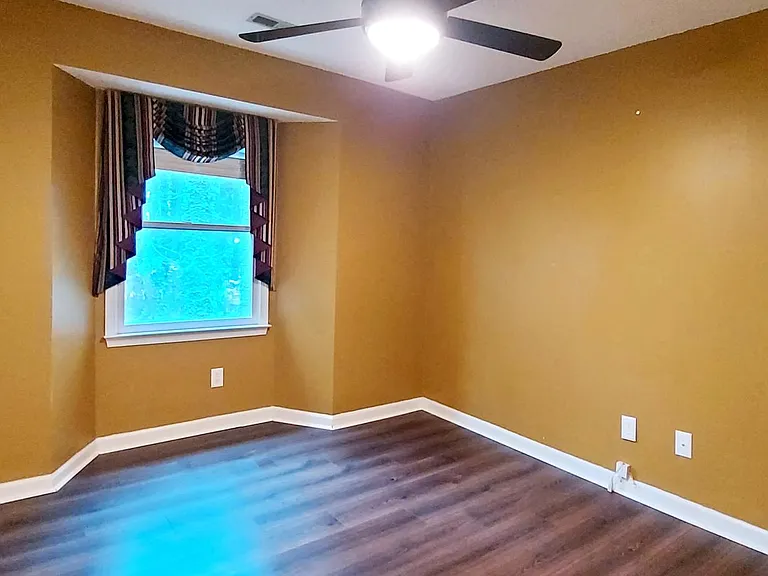 1300 Park Glen Dr #302 — Photo 11