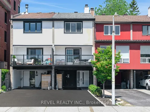327 Saint Andrew St, Ottawa, ON K1N 5G9
