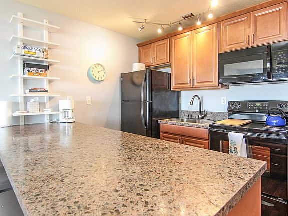 4th image of 145 NW Inlet Ave #105