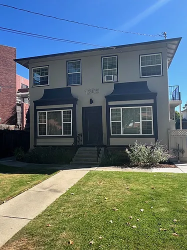 1209 Bellevue Av. Photo 1