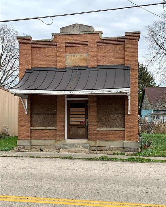1st image of 112 N Main St