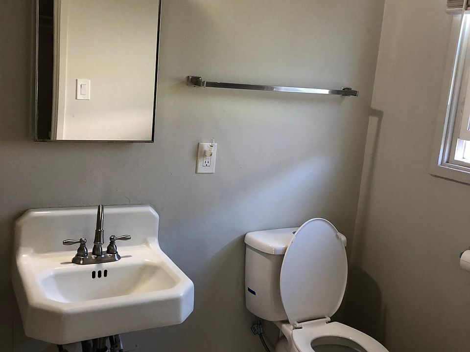 2nd image of 1011 W St #2