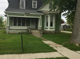 315 E Sneed St, Centralia, MO 65240
