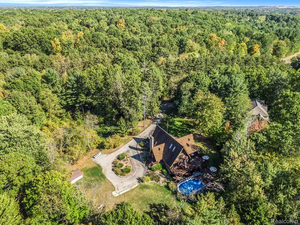 1366 S Baldwin Rd, Lake Orion, MI 48360