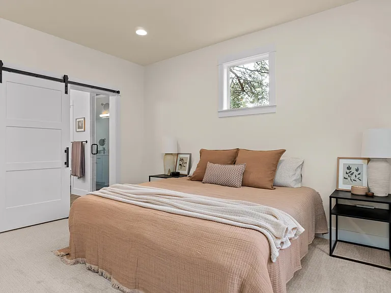 61662 SW Woodriver Dr — Photo 19
