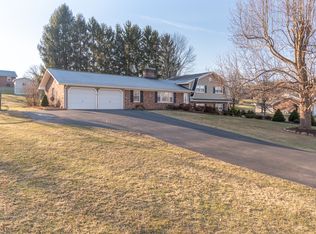 4514 Old Stage Rd, Pulaski, VA 24301