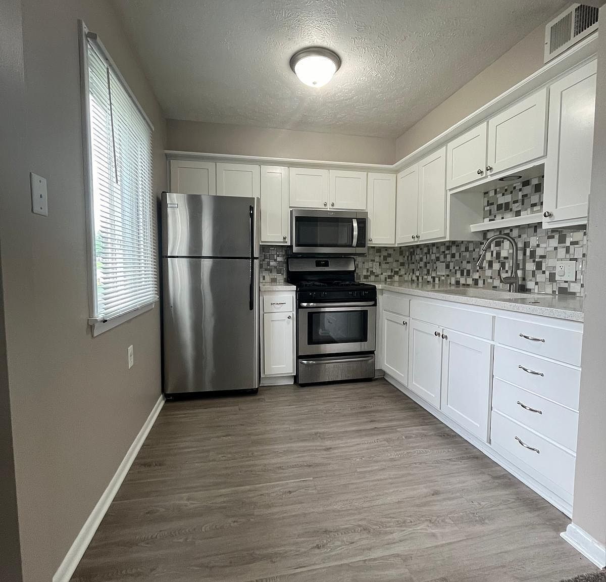 4676 Harrison St APT 4, Omaha, NE 68157 | Zillow