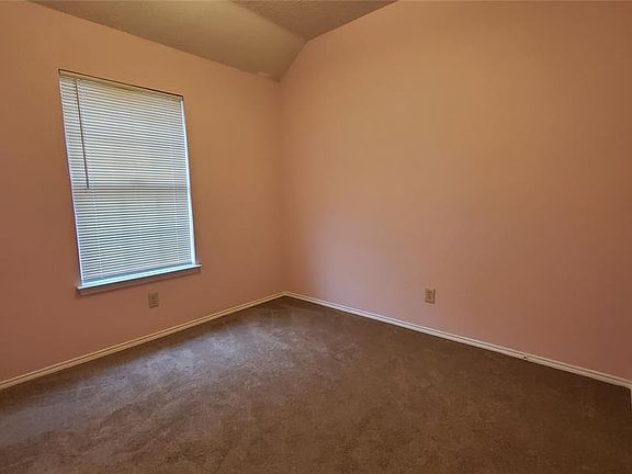 4th image of 2709 Clovermeadow Dr