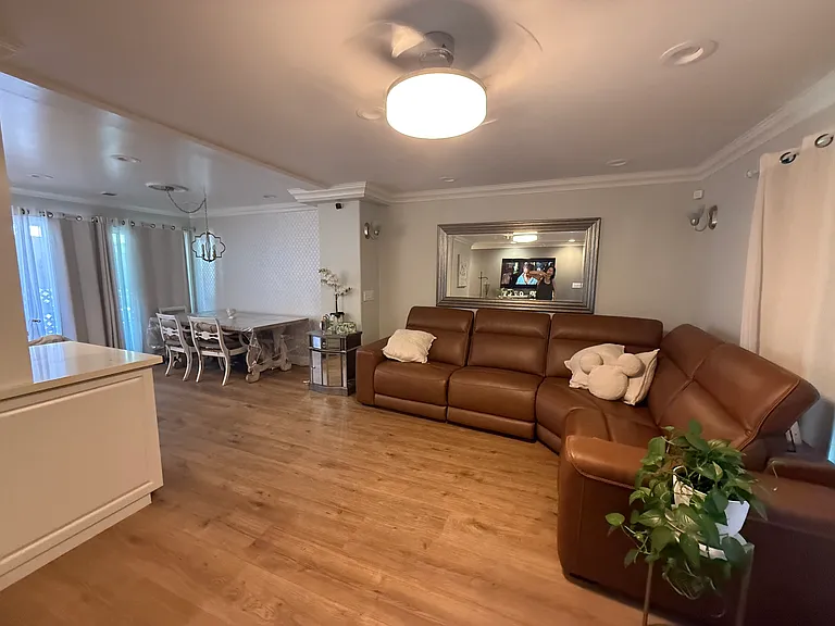 S Seneca Cir — Photo 2