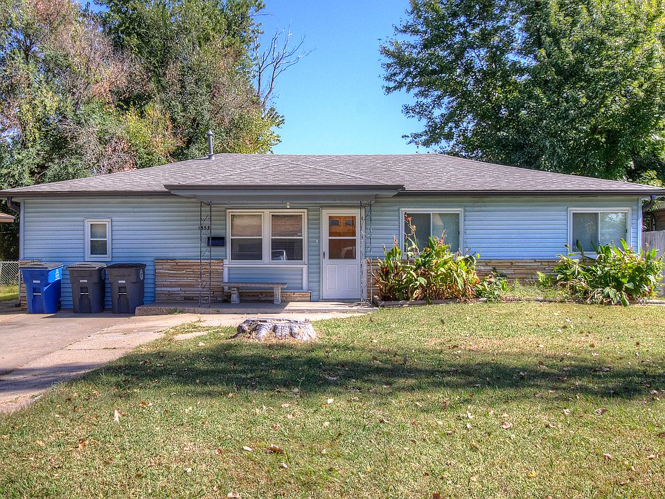 1st image of 1353 N 76th Ave E