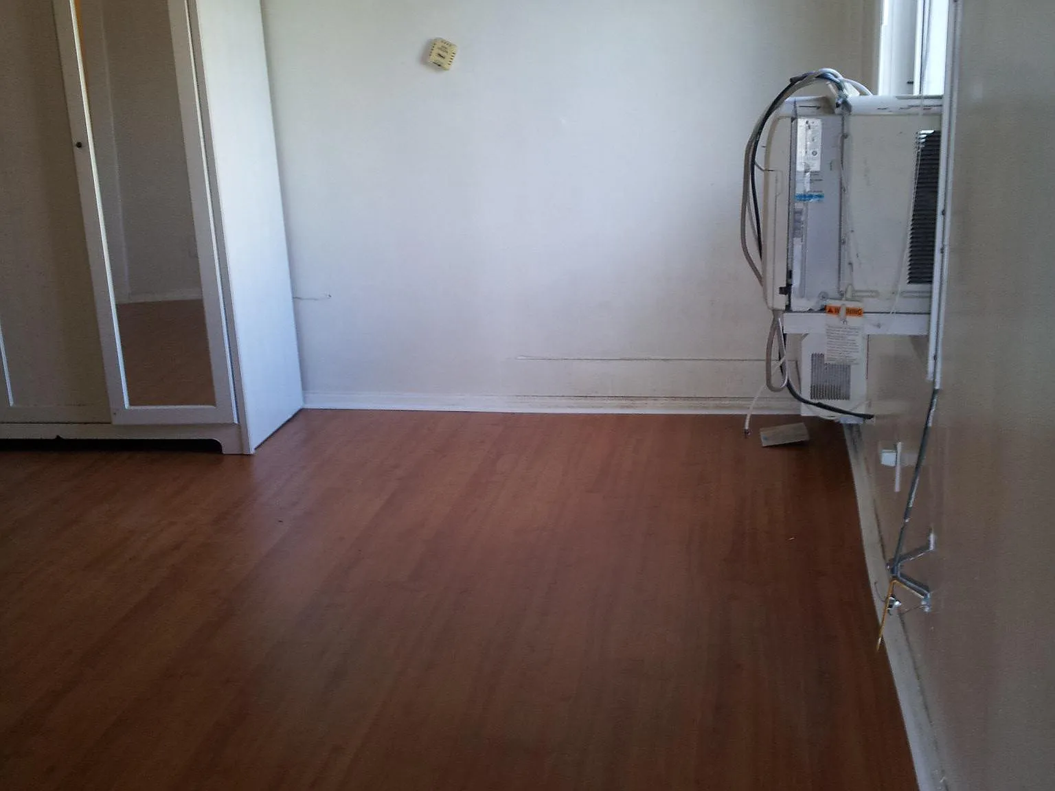Studio, 300 sqft, $985 — Photo 4