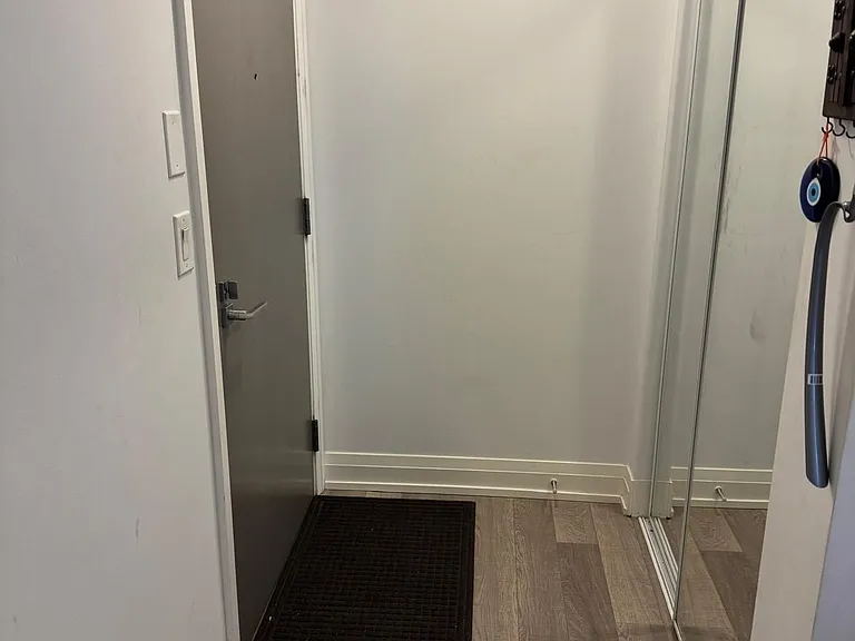 7165 Yonge St #2109 — Photo 3