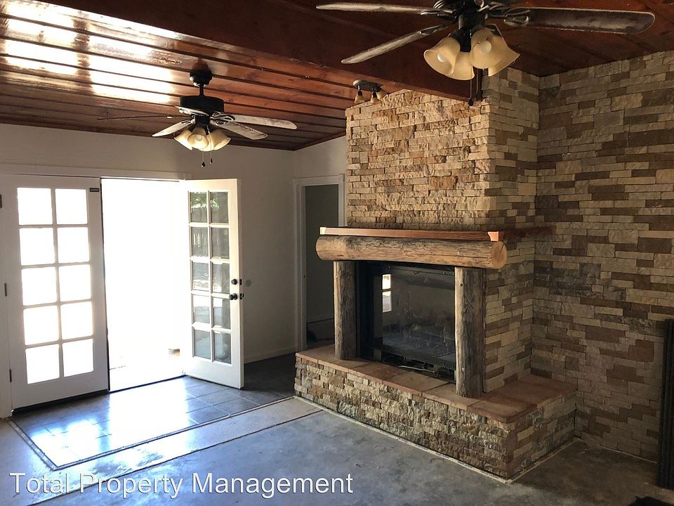 2nd image of 2944 E Duran Ave