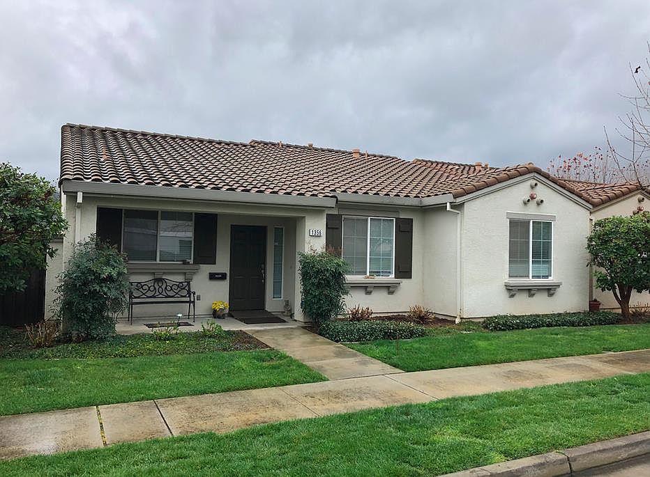 1st image of 1356 White Oak Pl