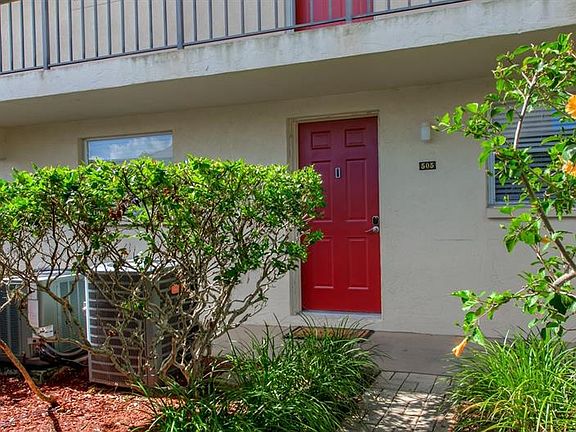 3rd image of 505 Parkdale Mews