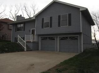 8705 NW 81st Ter, Kansas City, MO 64152