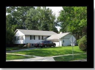 2877 Glenora Ln, Rockville, MD 20850
