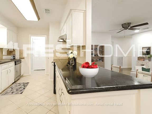 4th image of 2330 Aprilmont Dr