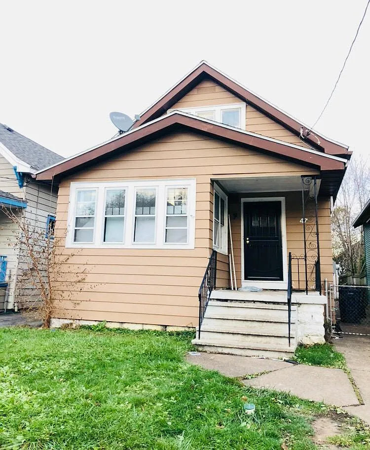 4 bed, 1.5 bath, 1343 sqft, $1,500 — Photo 2