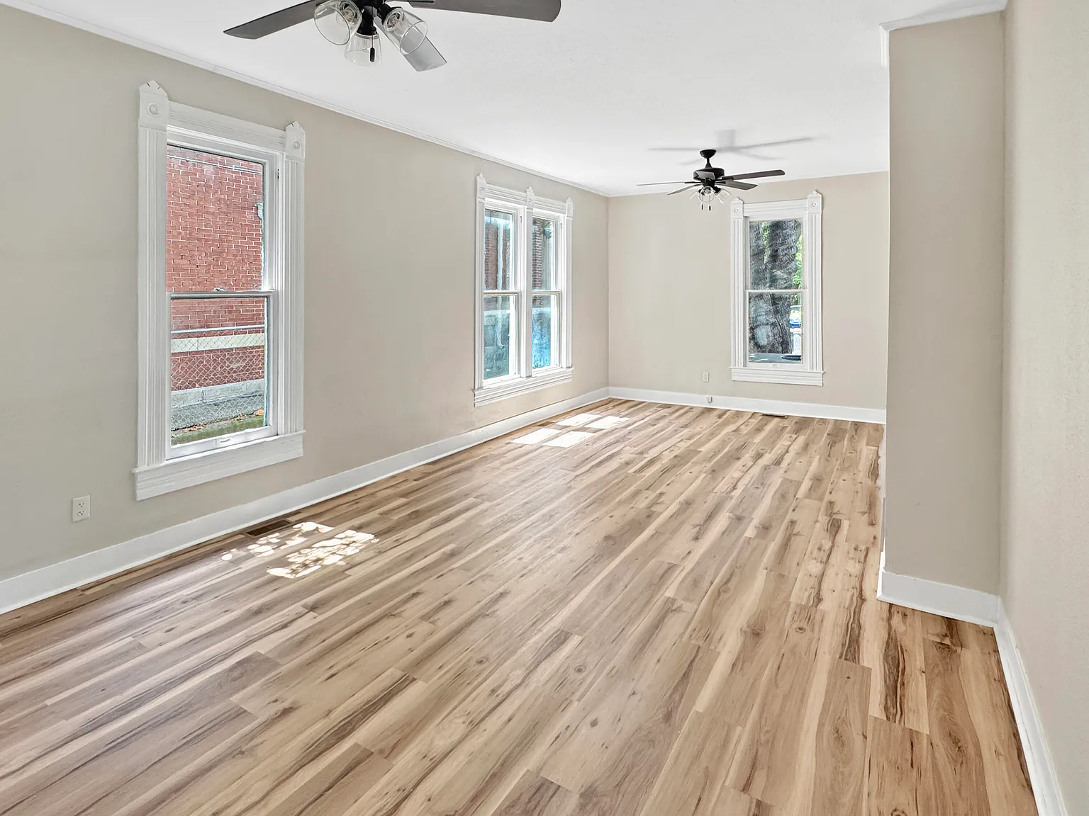 3 bed, 2.0 bath, 1872 sqft, $1,375 — Photo 3